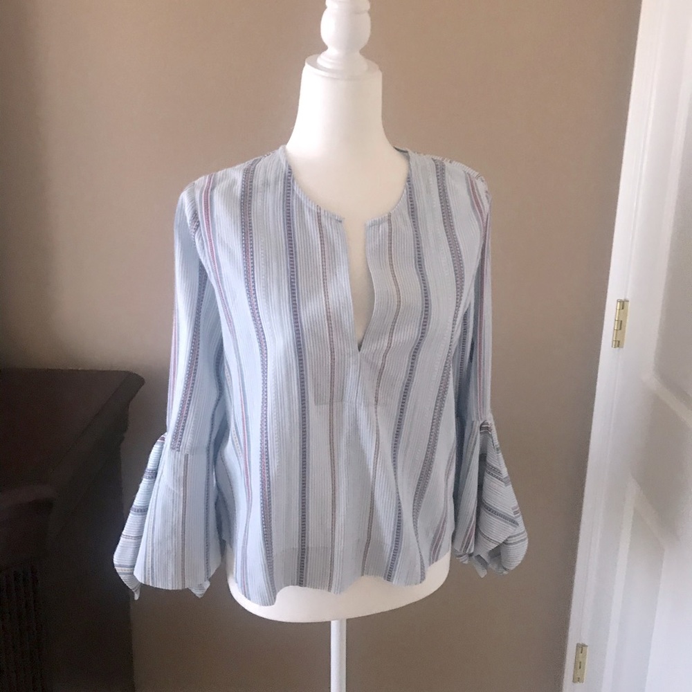 Bell sleeve top